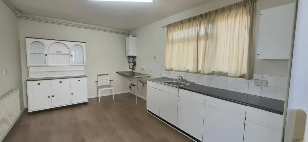 2 bedroom semi-detached house for rent