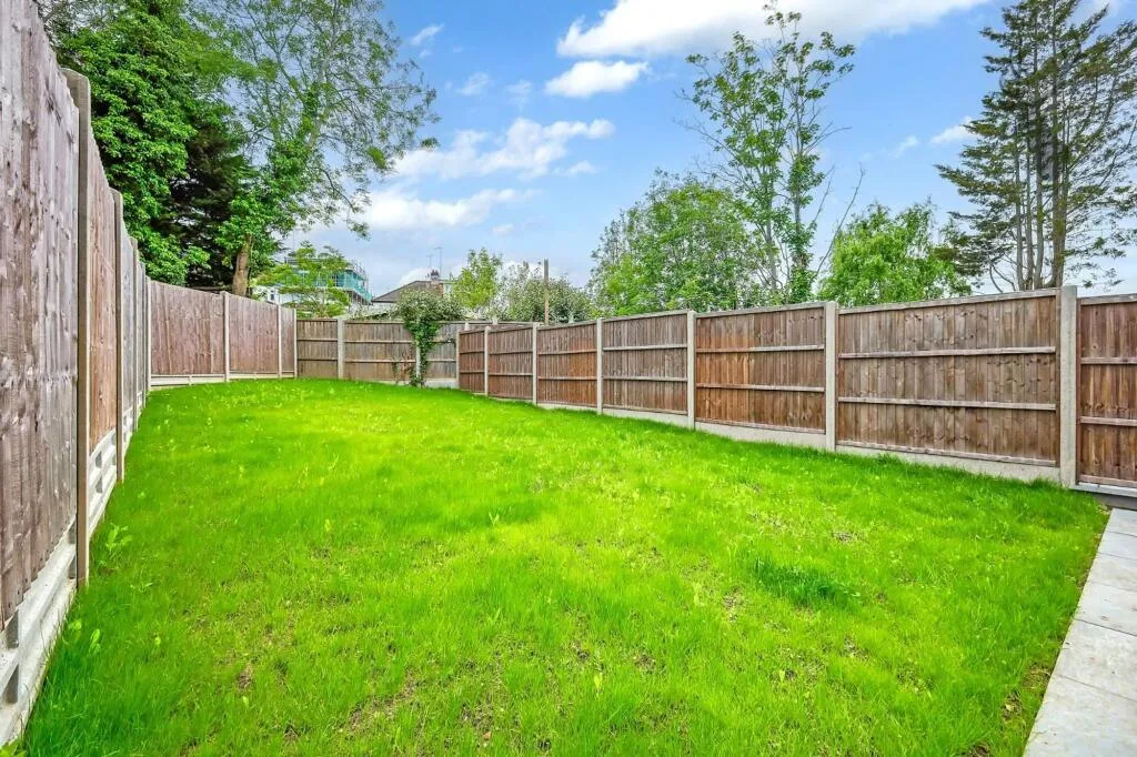 4 bedroom semi-detached house for rent