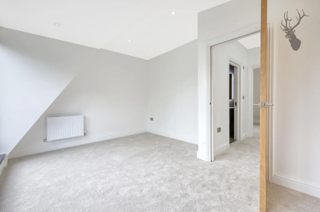 4 bedroom semi-detached house for rent
