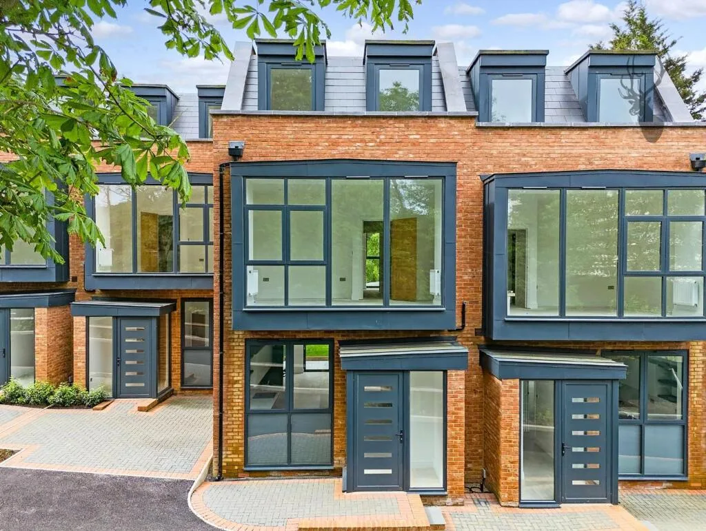 4 bedroom semi-detached house for rent