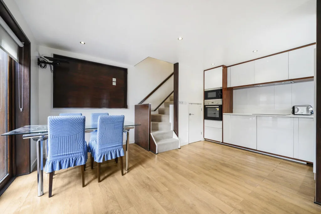 2 bedroom semi-detached house for rent