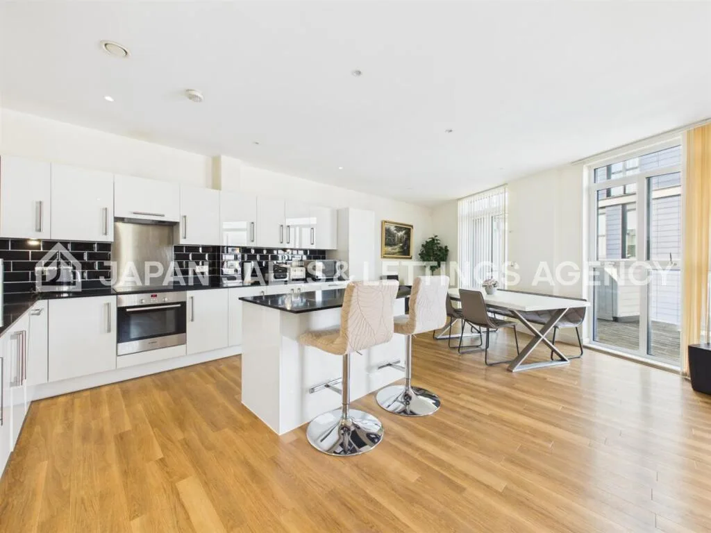 3 bedroom flat for rent