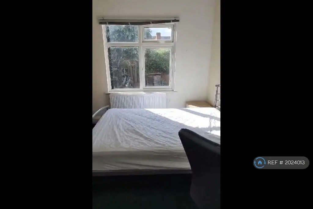 6 bedroom semi-detached house for rent