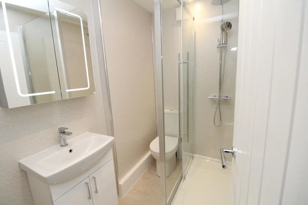 2 bedroom end of terrace house for rent