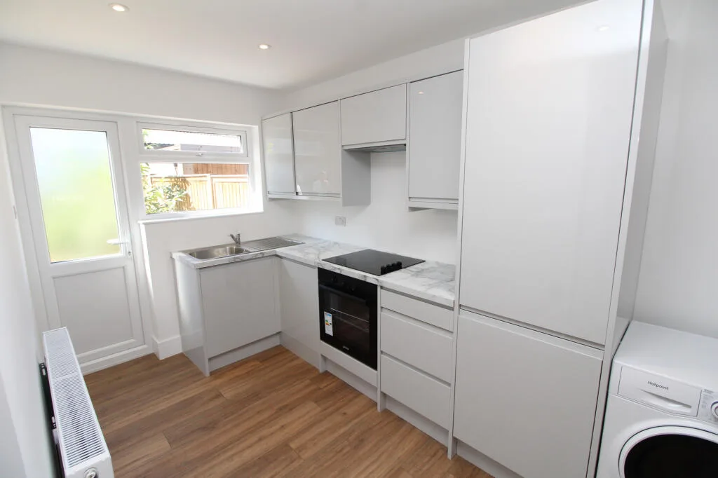 2 bedroom end of terrace house for rent
