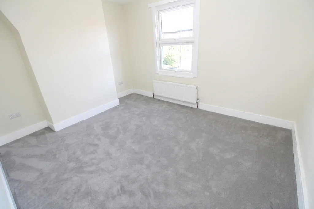 2 bedroom end of terrace house for rent