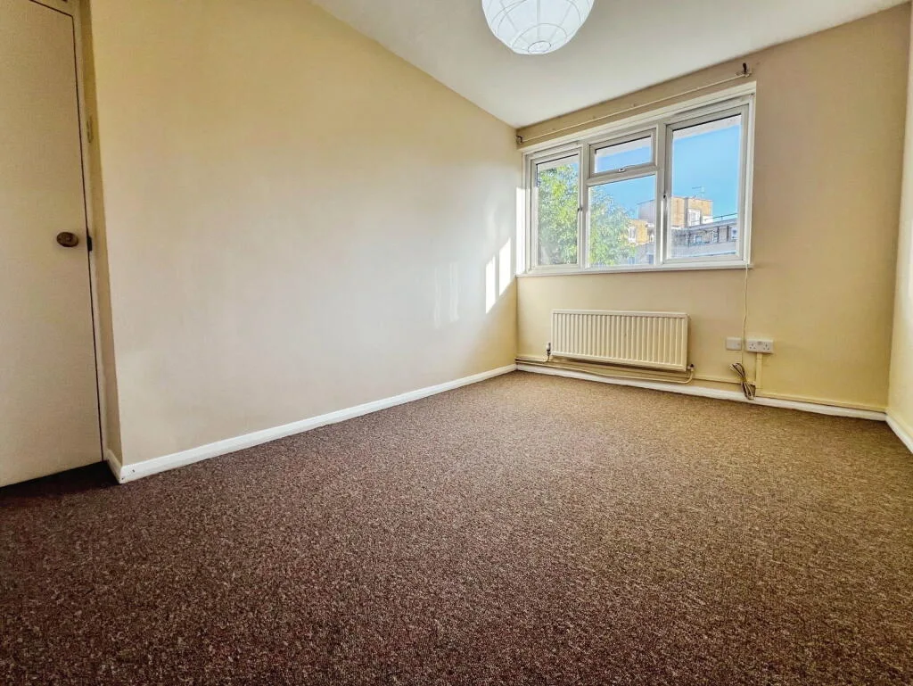 3 bedroom maisonette for rent