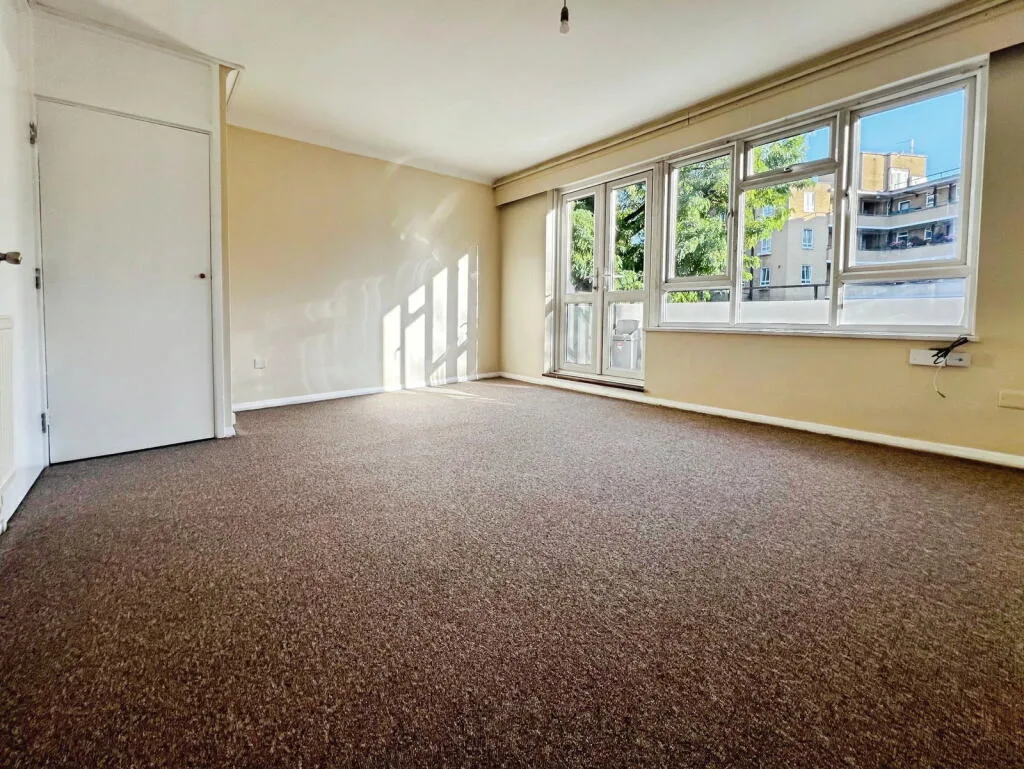 3 bedroom maisonette for rent