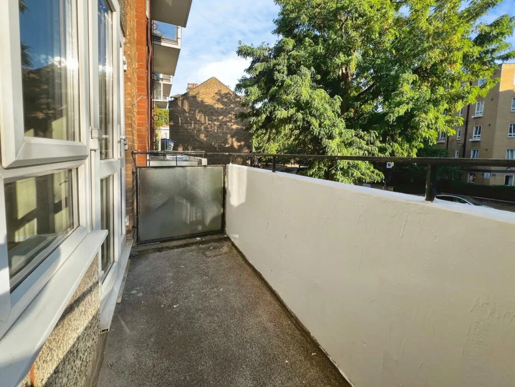 3 bedroom maisonette for rent