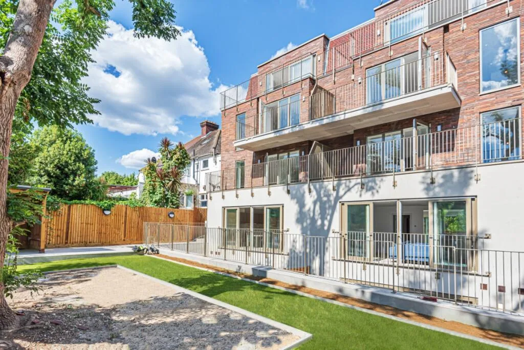 2 bedroom flat for rent