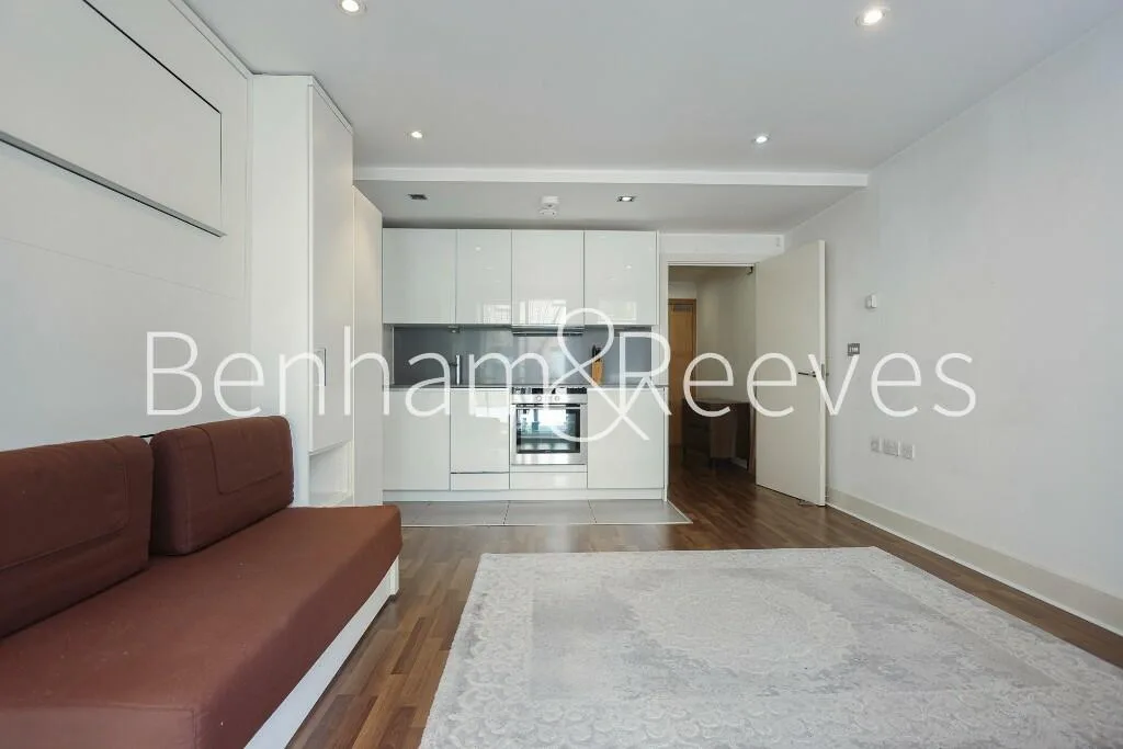 Studio flat for rent