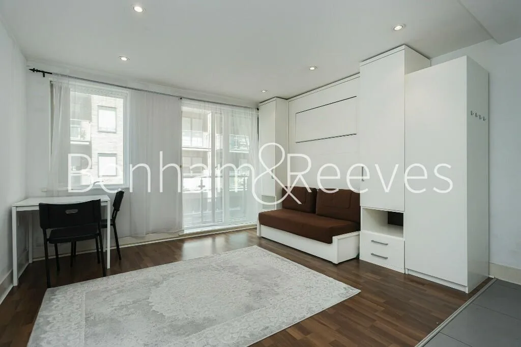 Studio flat for rent