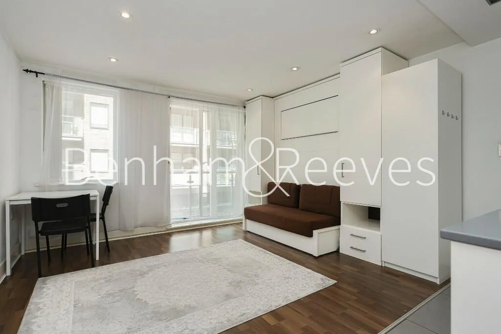 Studio flat for rent