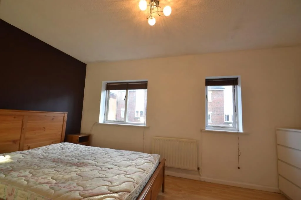 End of terrace house for rent