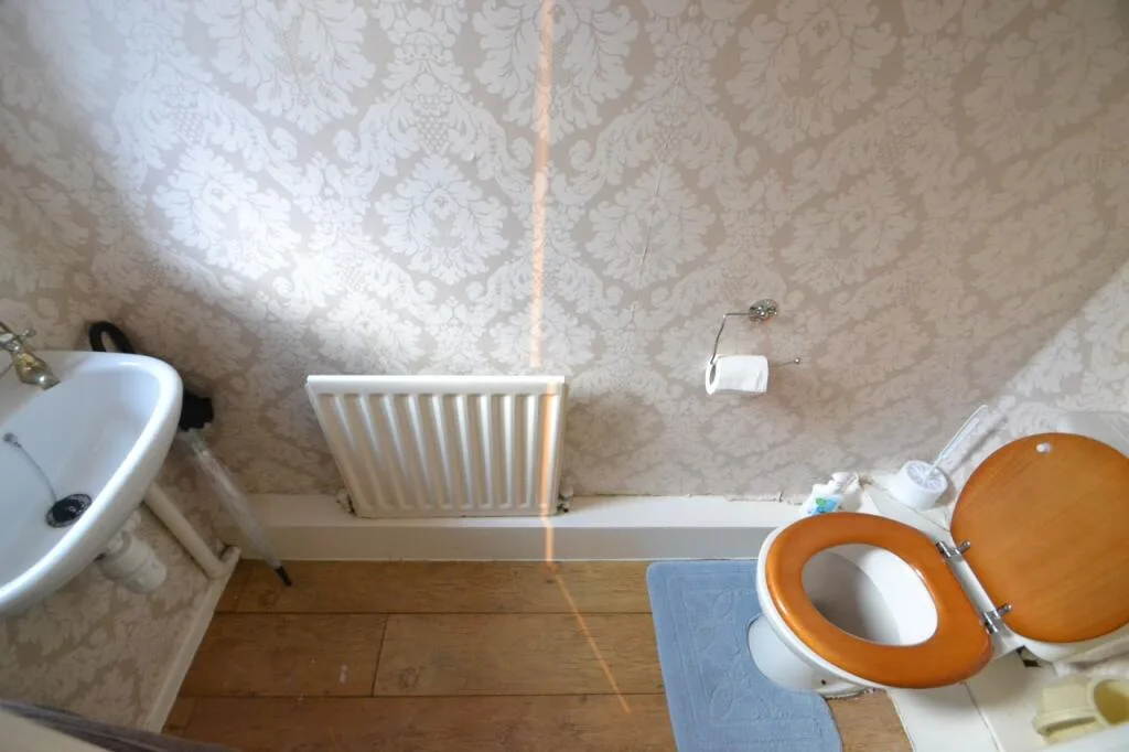 End of terrace house for rent
