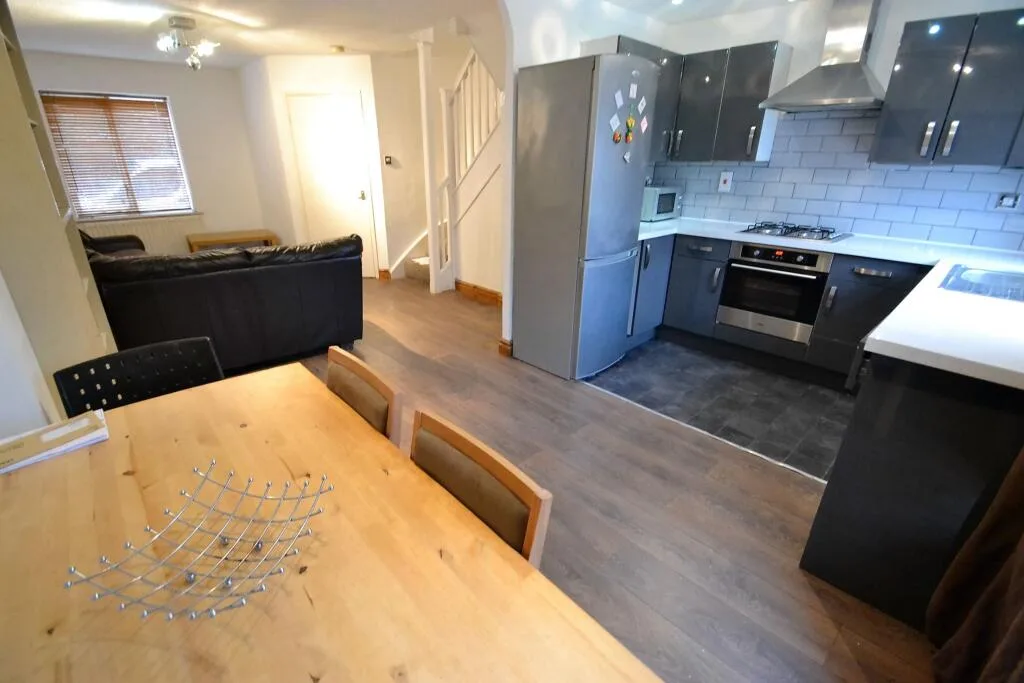 End of terrace house for rent