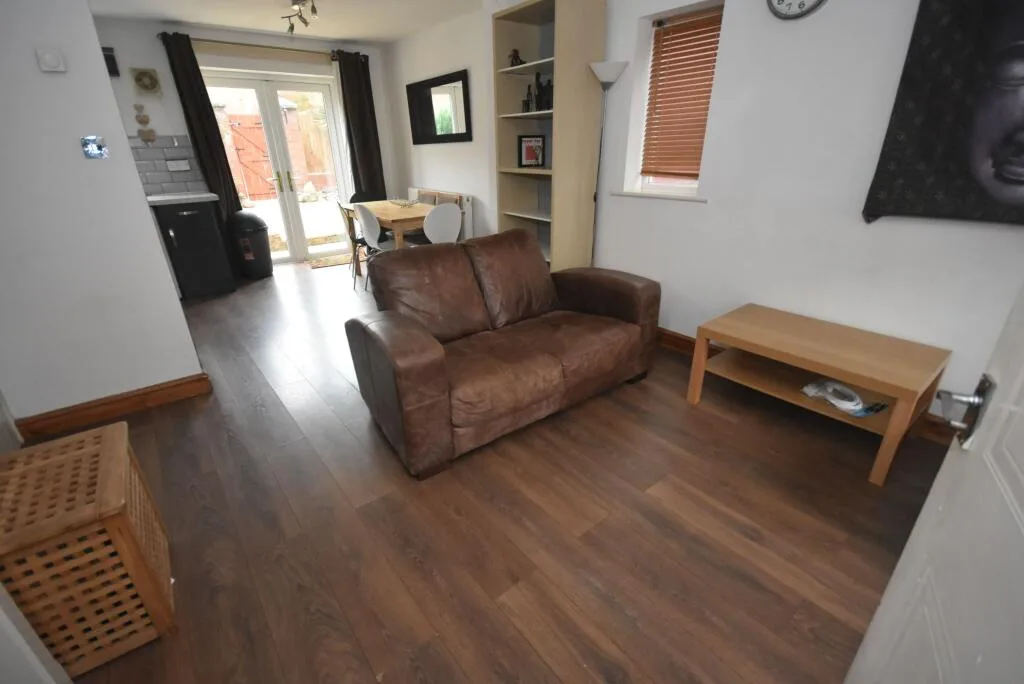 End of terrace house for rent