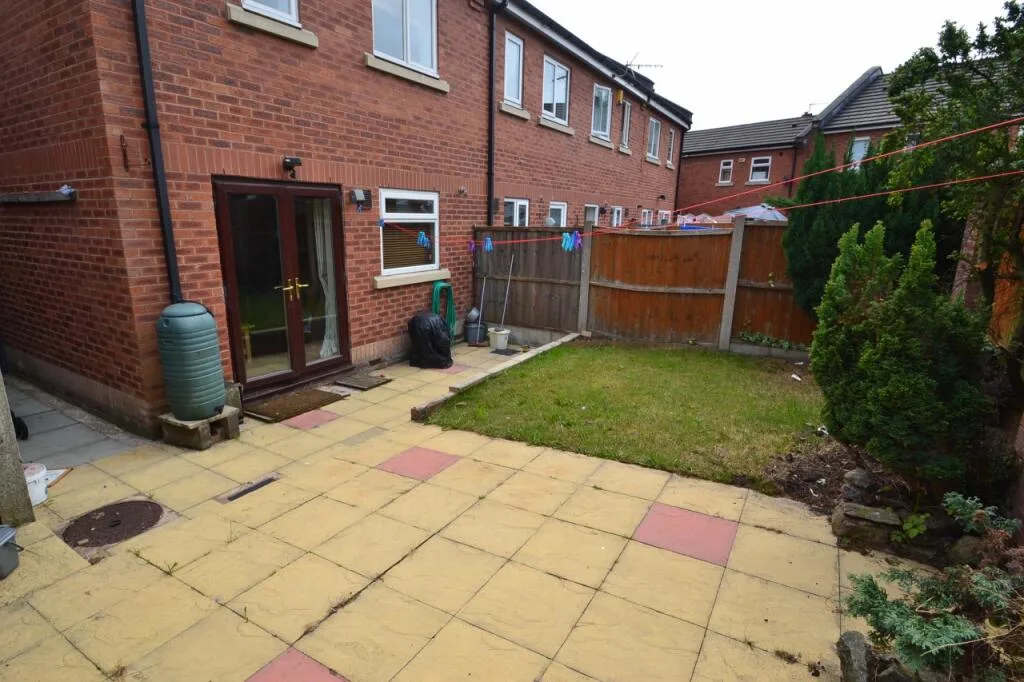 End of terrace house for rent