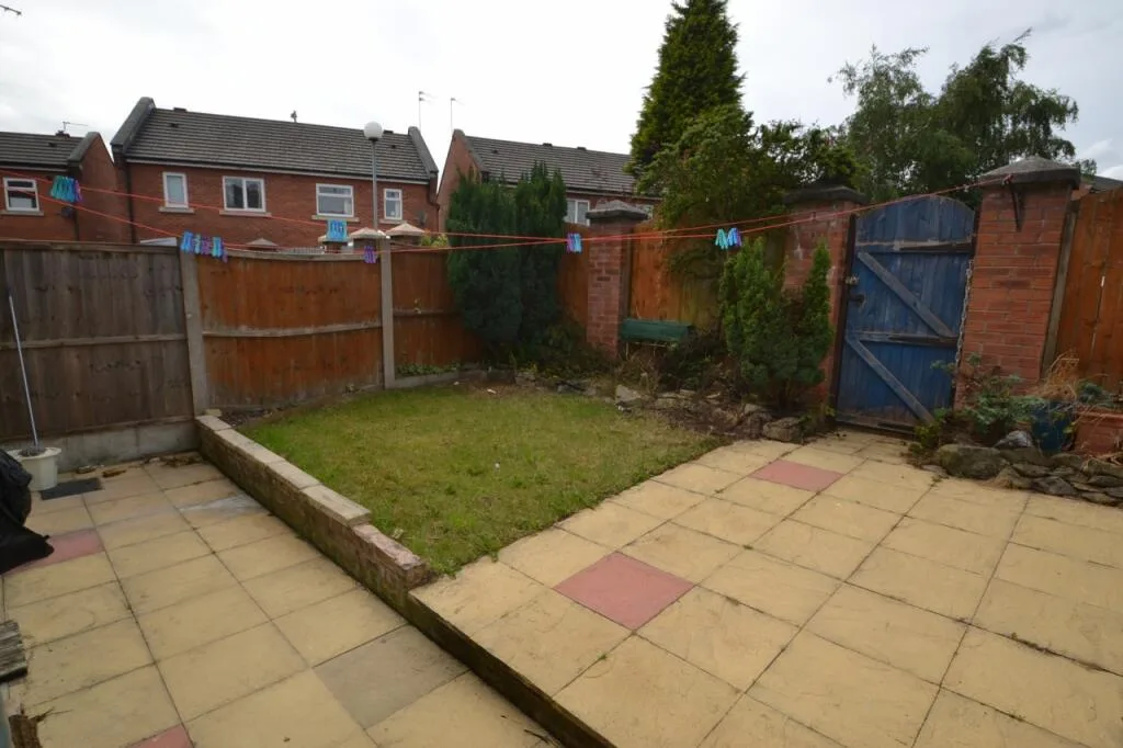 End of terrace house for rent