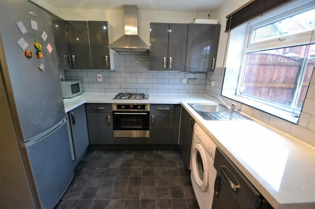 End of terrace house for rent