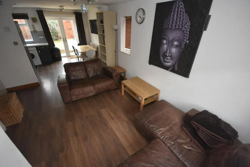 End of terrace house for rent