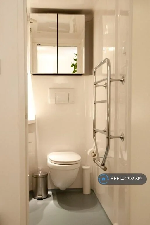 2 bedroom house boat for rent
