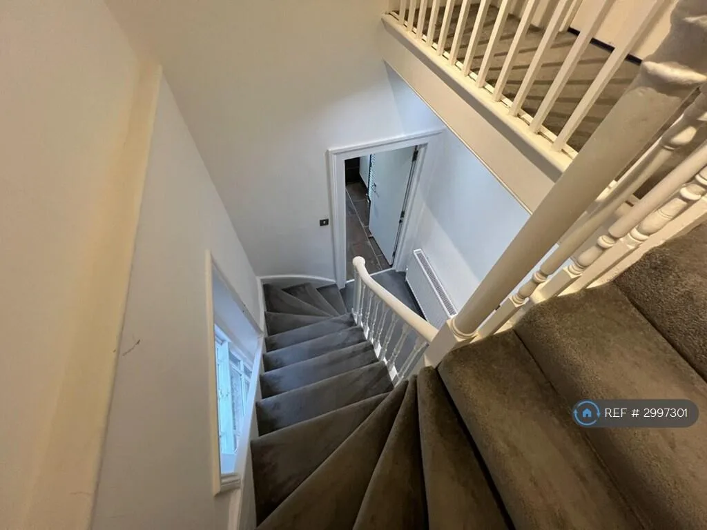 4 bedroom maisonette for rent