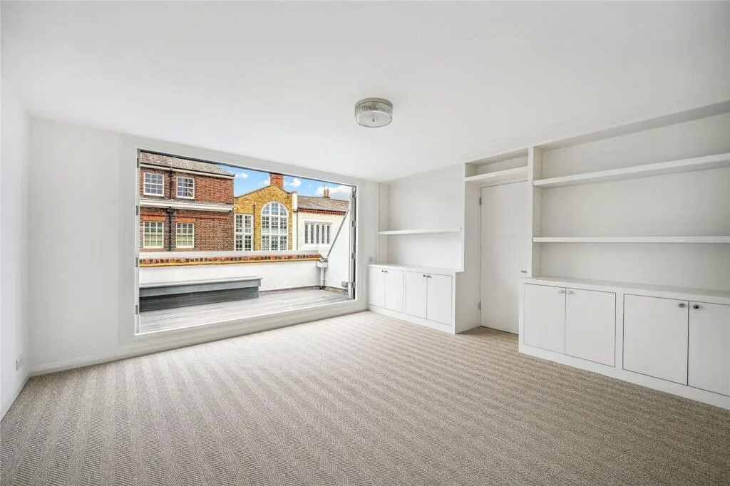 5 bedroom terraced house for rent