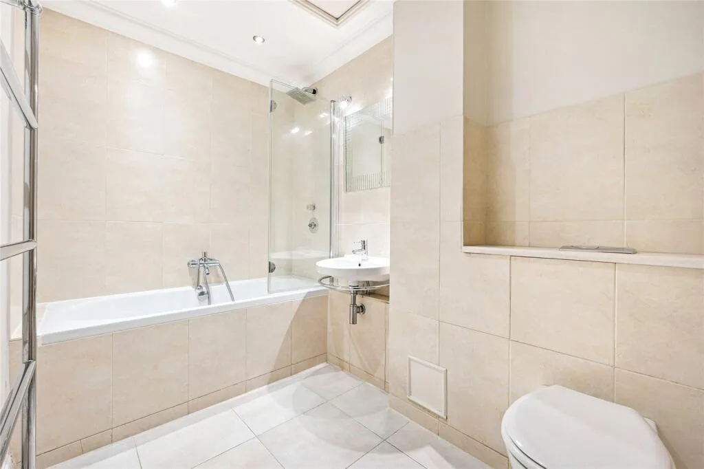 3 bedroom flat for rent