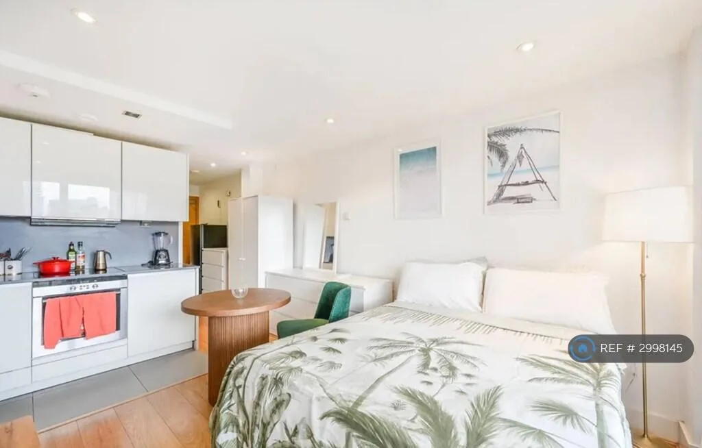 Studio flat for rent