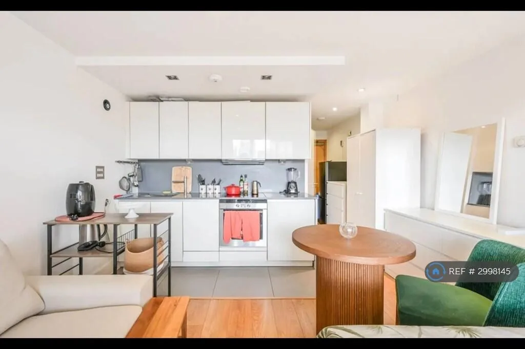 Studio flat for rent