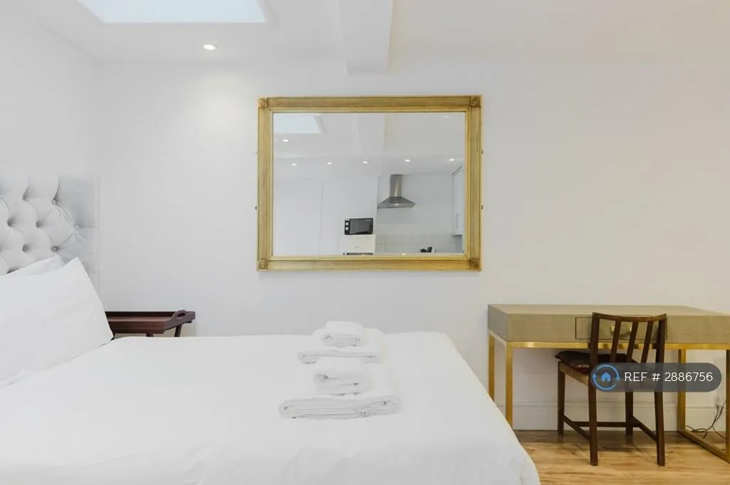 Studio flat for rent