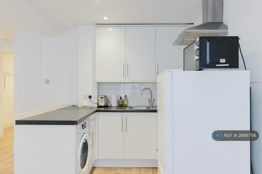 Studio flat for rent
