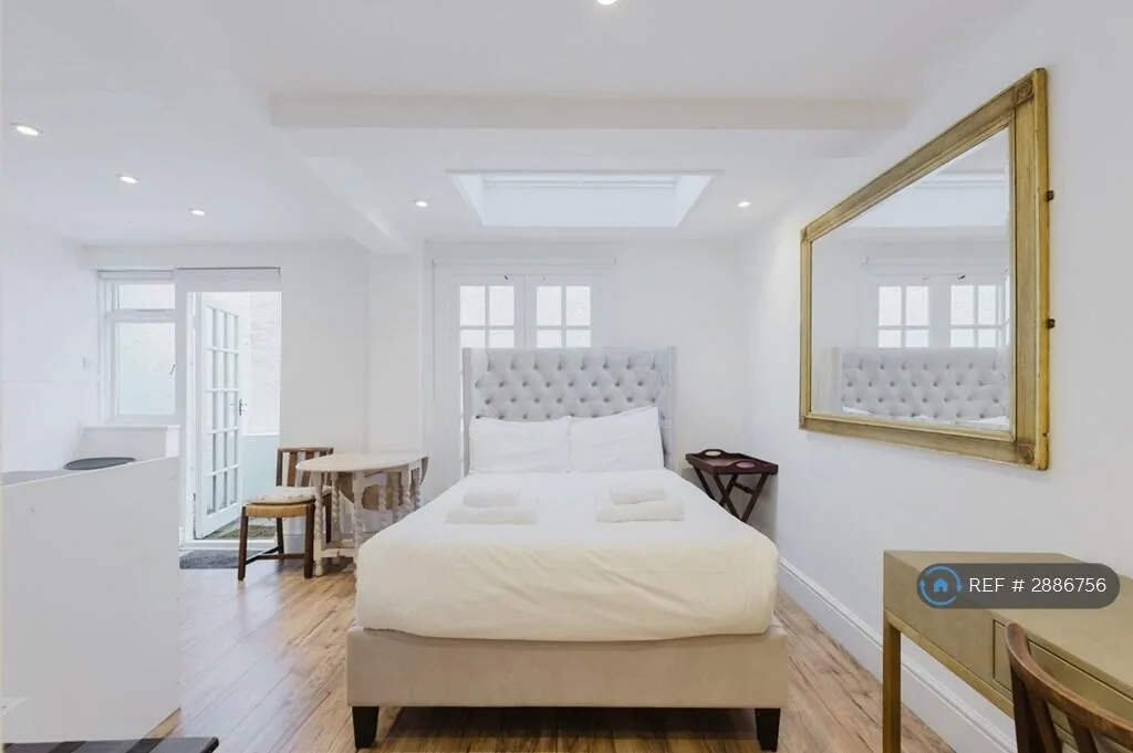 Studio flat for rent