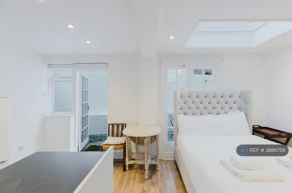 Studio flat for rent