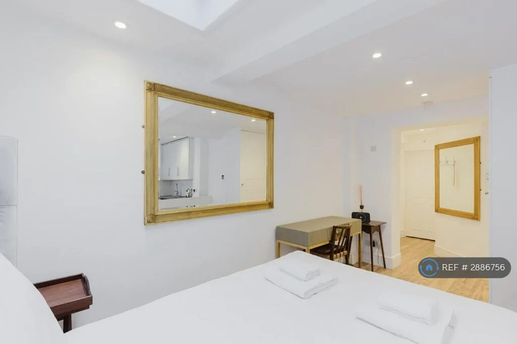 Studio flat for rent
