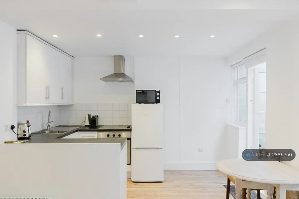 Studio flat for rent