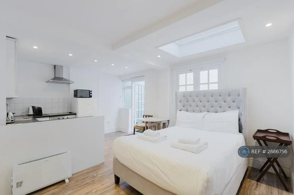 Studio flat for rent