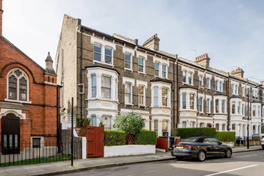 Ground floor studio flat for rent