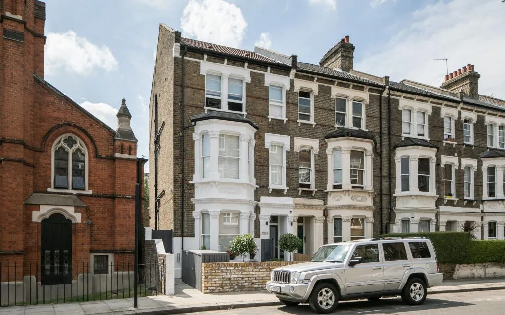 Ground floor studio flat for rent