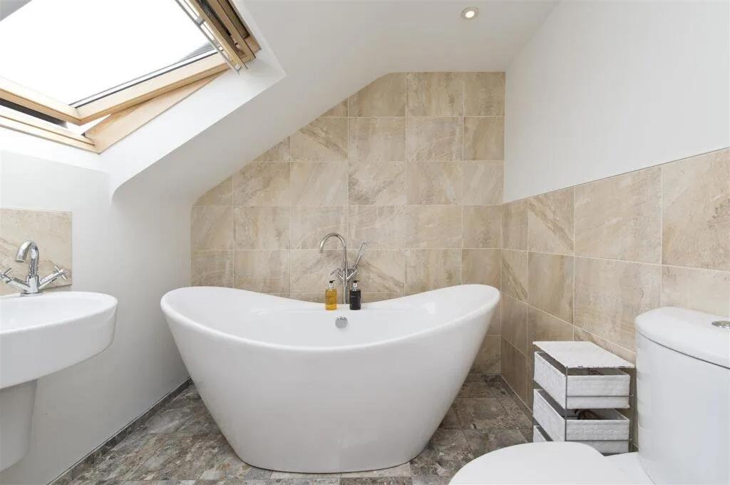 3 bedroom maisonette for rent