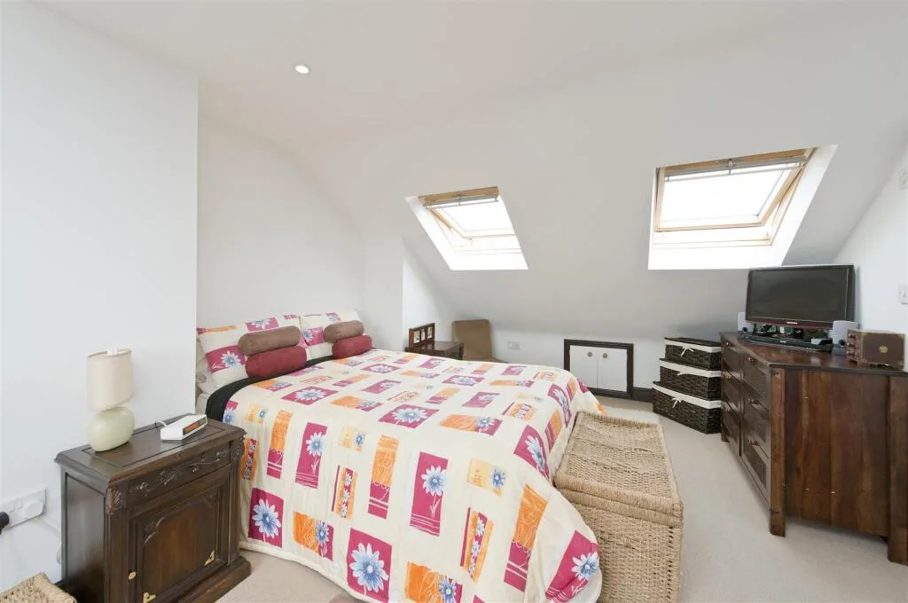 3 bedroom maisonette for rent