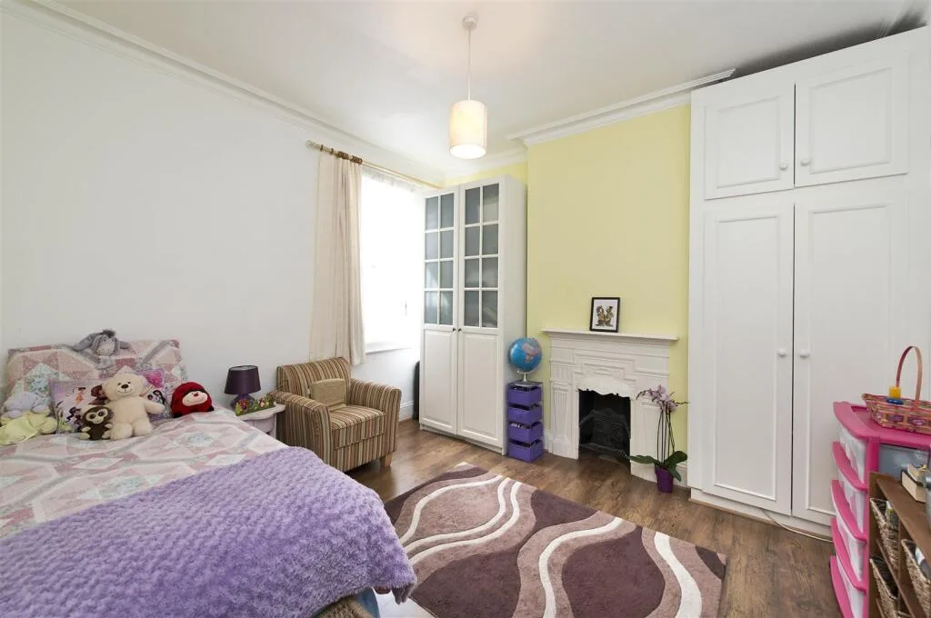 3 bedroom maisonette for rent