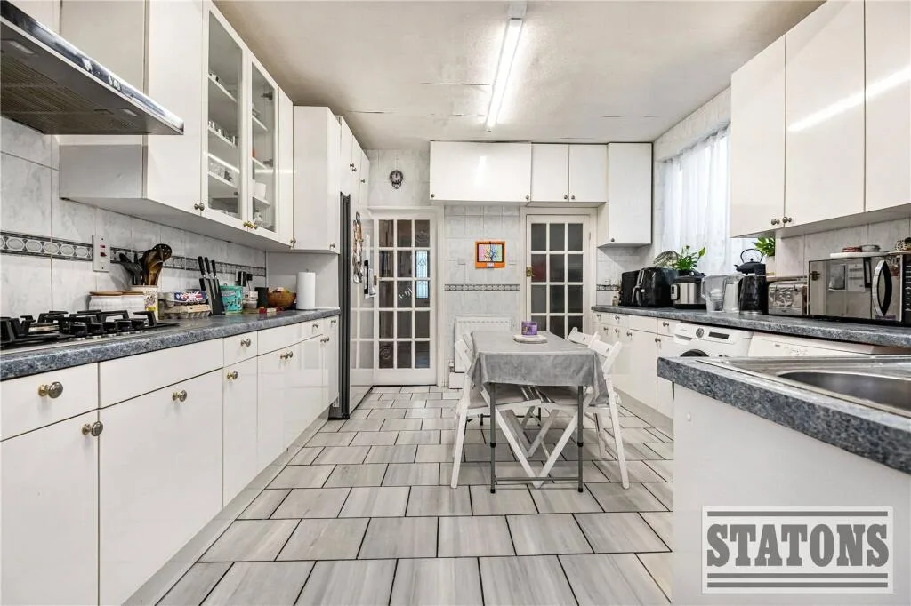 4 bedroom detached house for rent
