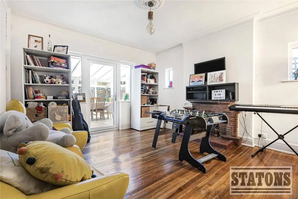 4 bedroom detached house for rent