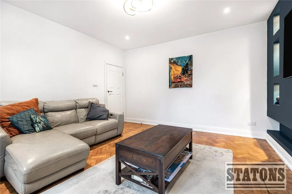 4 bedroom detached house for rent