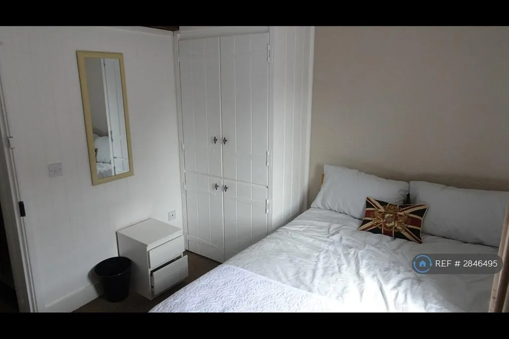 3 bedroom end of terrace house for rent