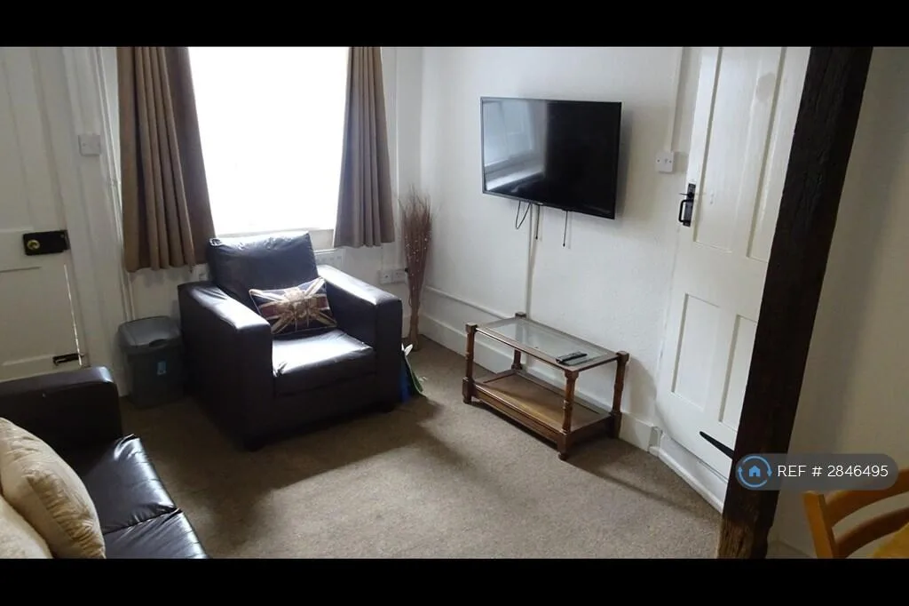 3 bedroom end of terrace house for rent