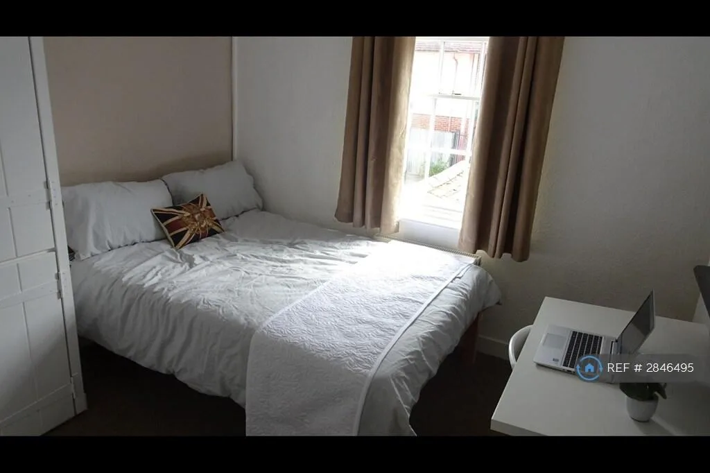 3 bedroom end of terrace house for rent