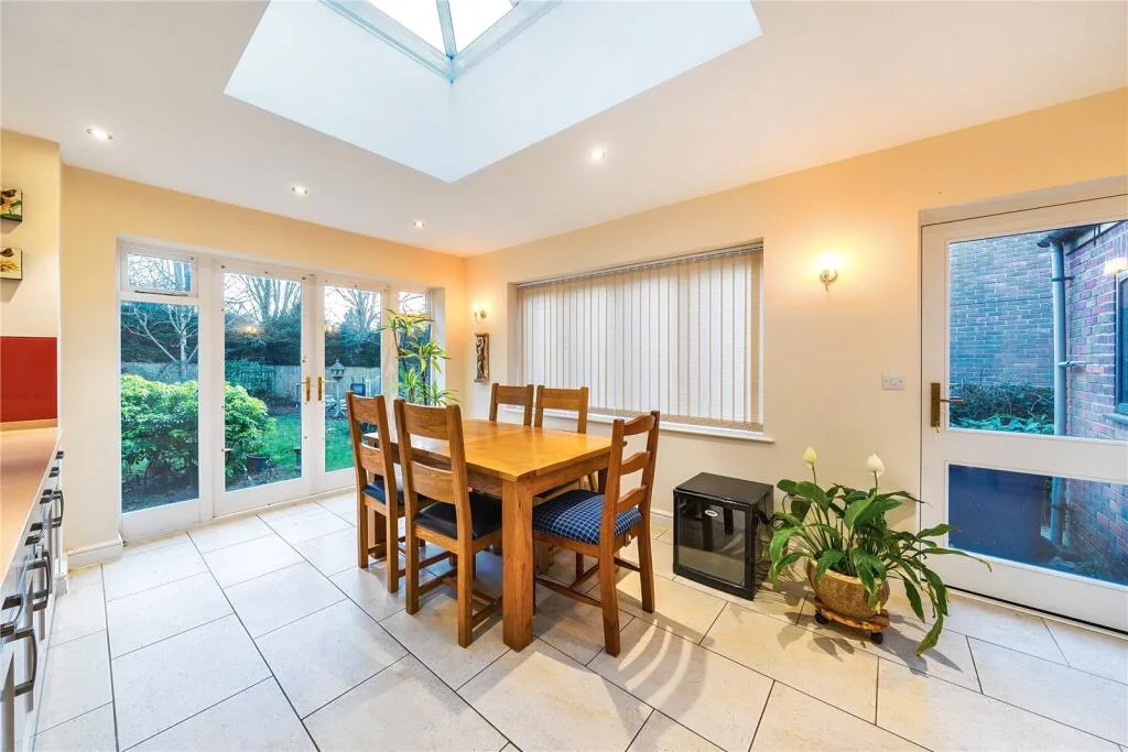 4 bedroom detached house for rent